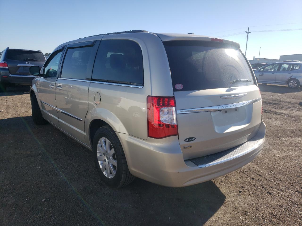 Photo 3 from auction – 2014 CHRYSLER TOWN & COU with VIN 2C4RC1BG4ER269243