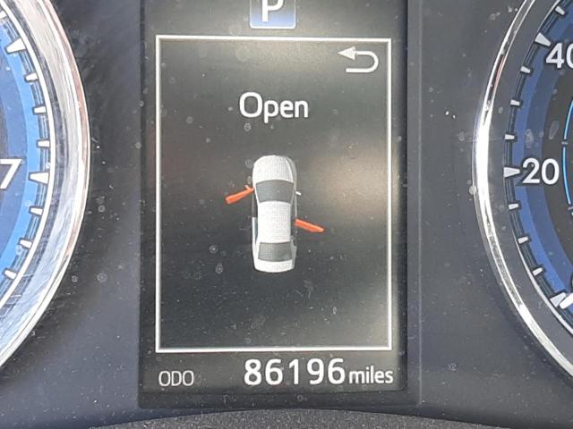 Photo 8 from auction – 2017 TOYOTA COROLLA L with VIN 5YFBURHE6HP636165