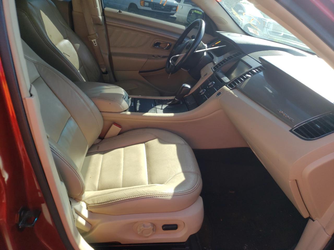 Photo 5 from auction – 2014 FORD TAURUS SEL with VIN 1FAHP2E80EG103500