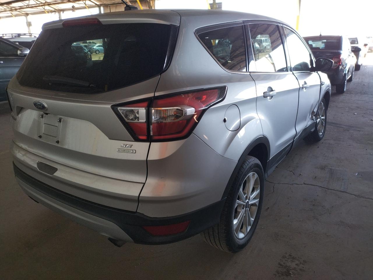 Photo 4 from auction – 2017 FORD ESCAPE SE with VIN 1FMCU0GD8HUC80759