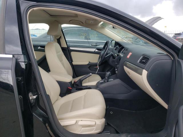 Photo 5 from auction – 2017 VOLKSWAGEN JETTA SE with VIN 3VWDB7AJ3HM371090