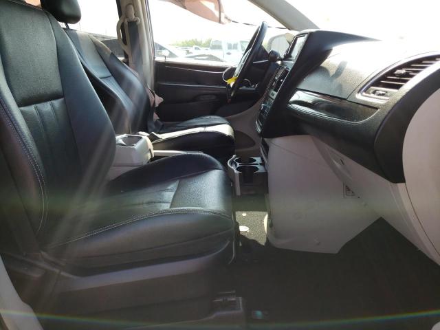 Photo 5 from auction – 2014 CHRYSLER TOWN & COU with VIN 2C4RC1BGXER215400