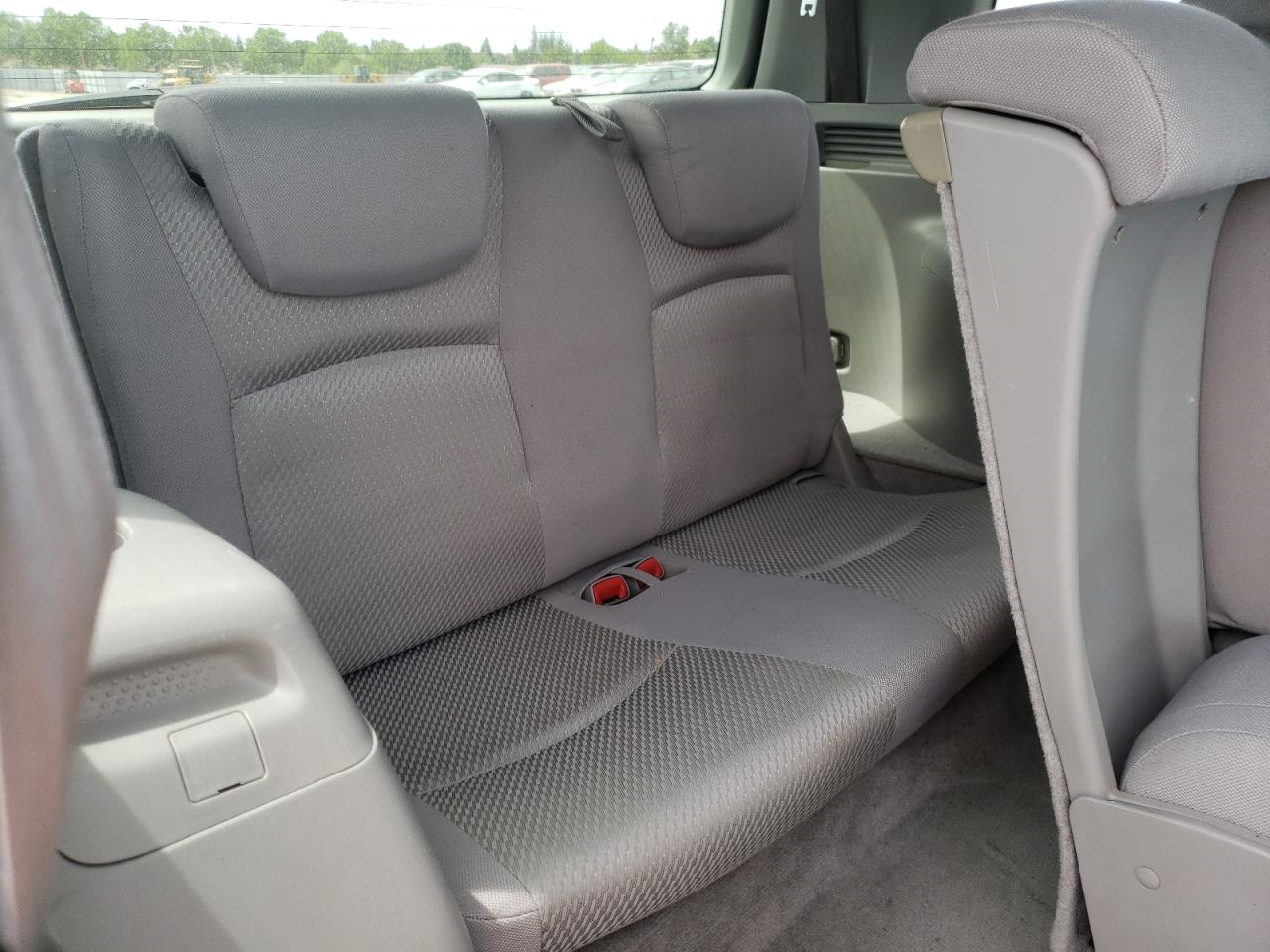 Photo 9 from auction – 2004 TOYOTA HIGHLANDER with VIN JTEEP21A440055170