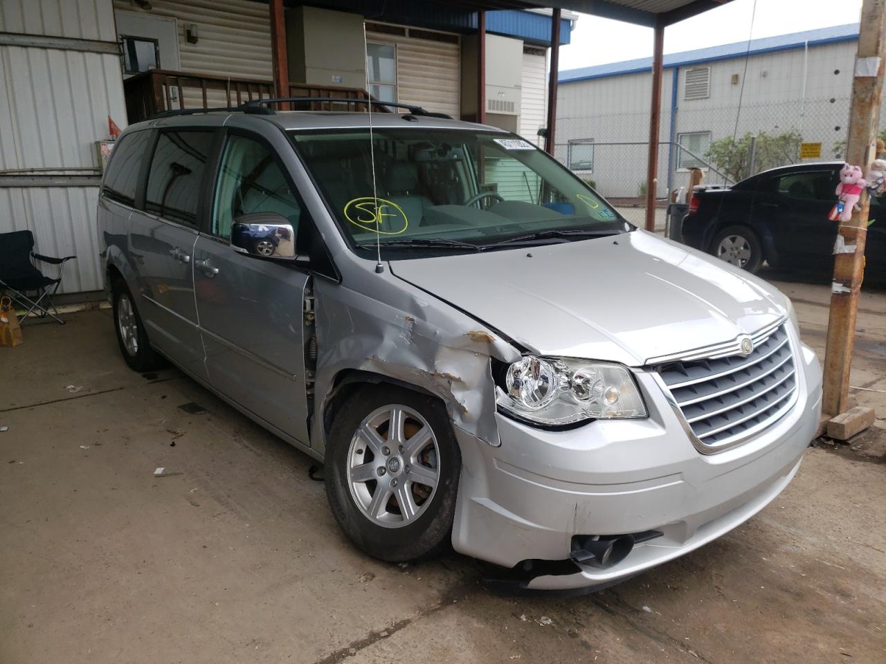 CHRYSLER TOWN & COU 2010 with VIN 2A4RR5D19AR226889 - Photo from auction