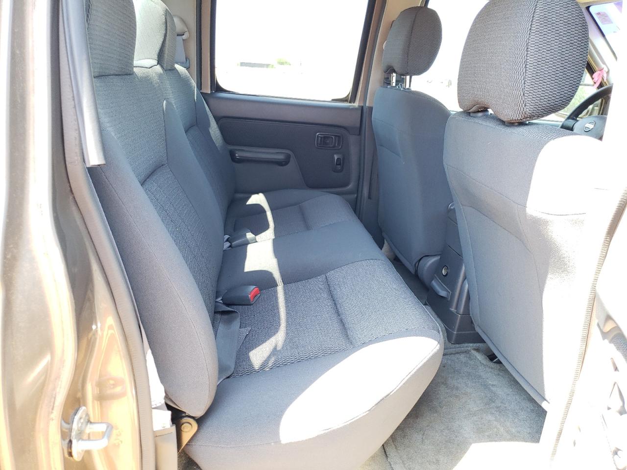 Photo 6 from auction – 2003 NISSAN FRONTIER C with VIN 1N6ED27T43C449896