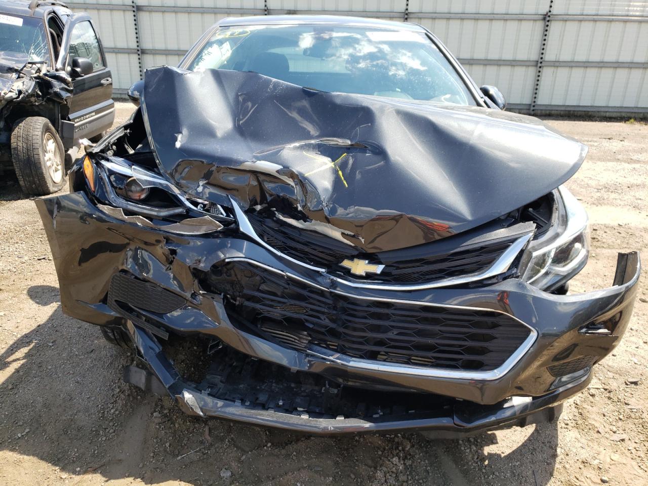 Photo 20 from auction – 2018 CHEVROLET CRUZE LT with VIN 3G1BE6SM7JS651576