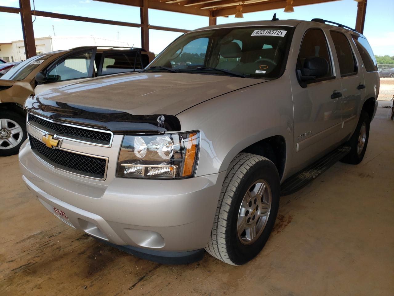 Photo 2 from auction – 2007 CHEVROLET TAHOE C150 with VIN 1GNFC13C07J374147