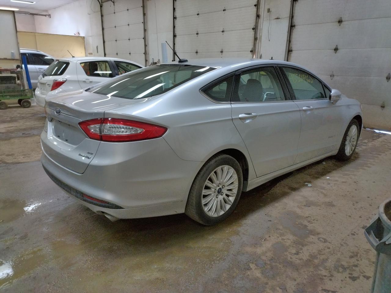 Photo 4 from auction – 2016 FORD FUSION SE with VIN 3FA6P0LU3GR262468