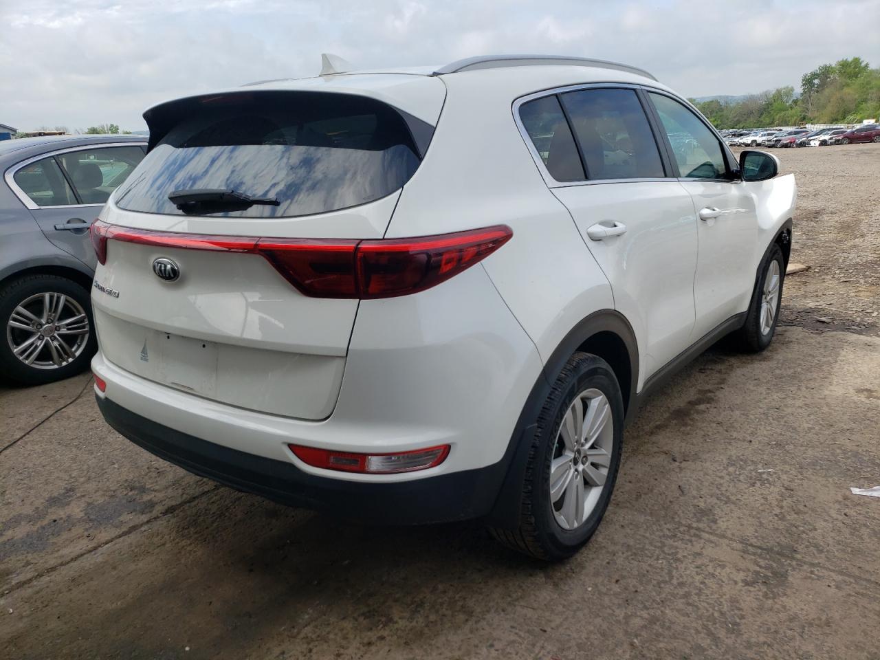 Photo 4 from auction – 2017 KIA SPORTAGE L with VIN KNDPM3AC8H7160420