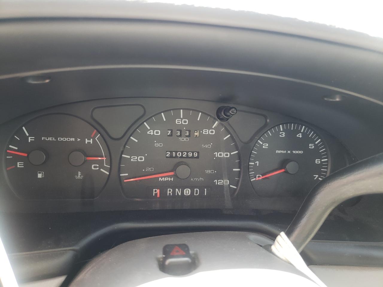 Photo 8 from auction – 2002 FORD TAURUS SES with VIN 1FAFP55202A236809