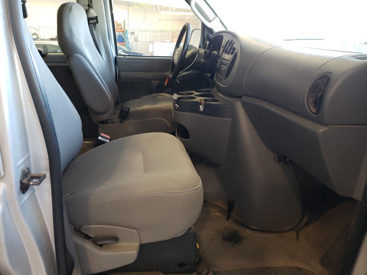 Photo 5 from auction – 2006 FORD ECONOLINE with VIN 1FMRE11W66DA04567
