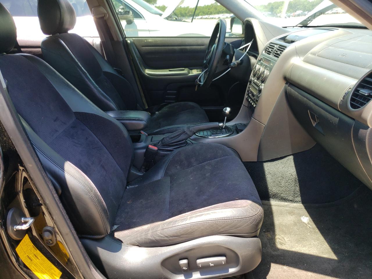 Photo 5 from auction – 2001 LEXUS IS 300 with VIN JTHBD182810032185