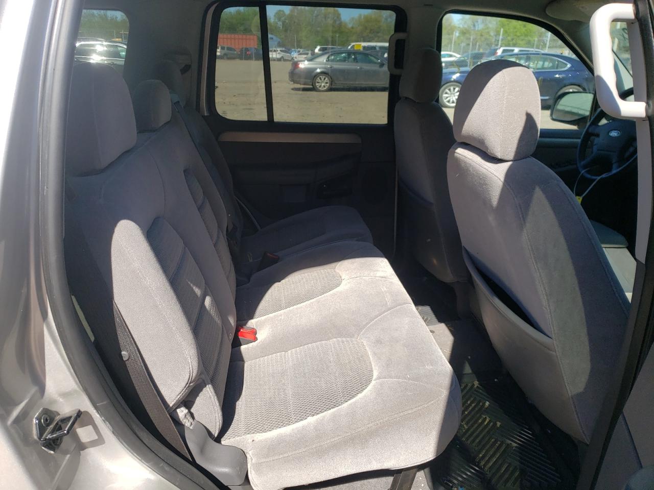 Photo 6 from auction – 2004 FORD EXPLORER X with VIN 1FMDU73K64UB65895