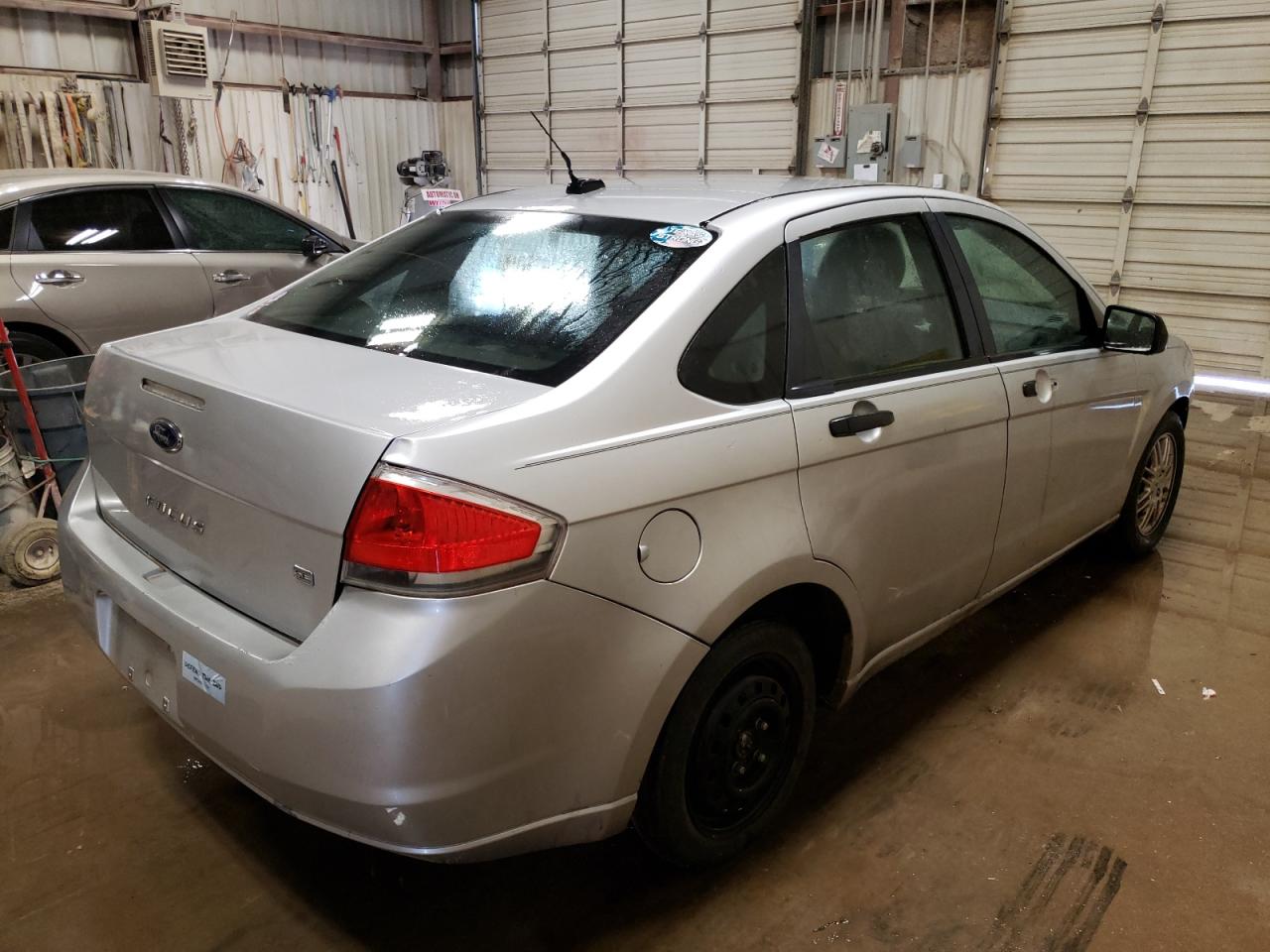 Photo 4 from auction – 2010 FORD FOCUS SE with VIN 1FAHP3FNXAW222293