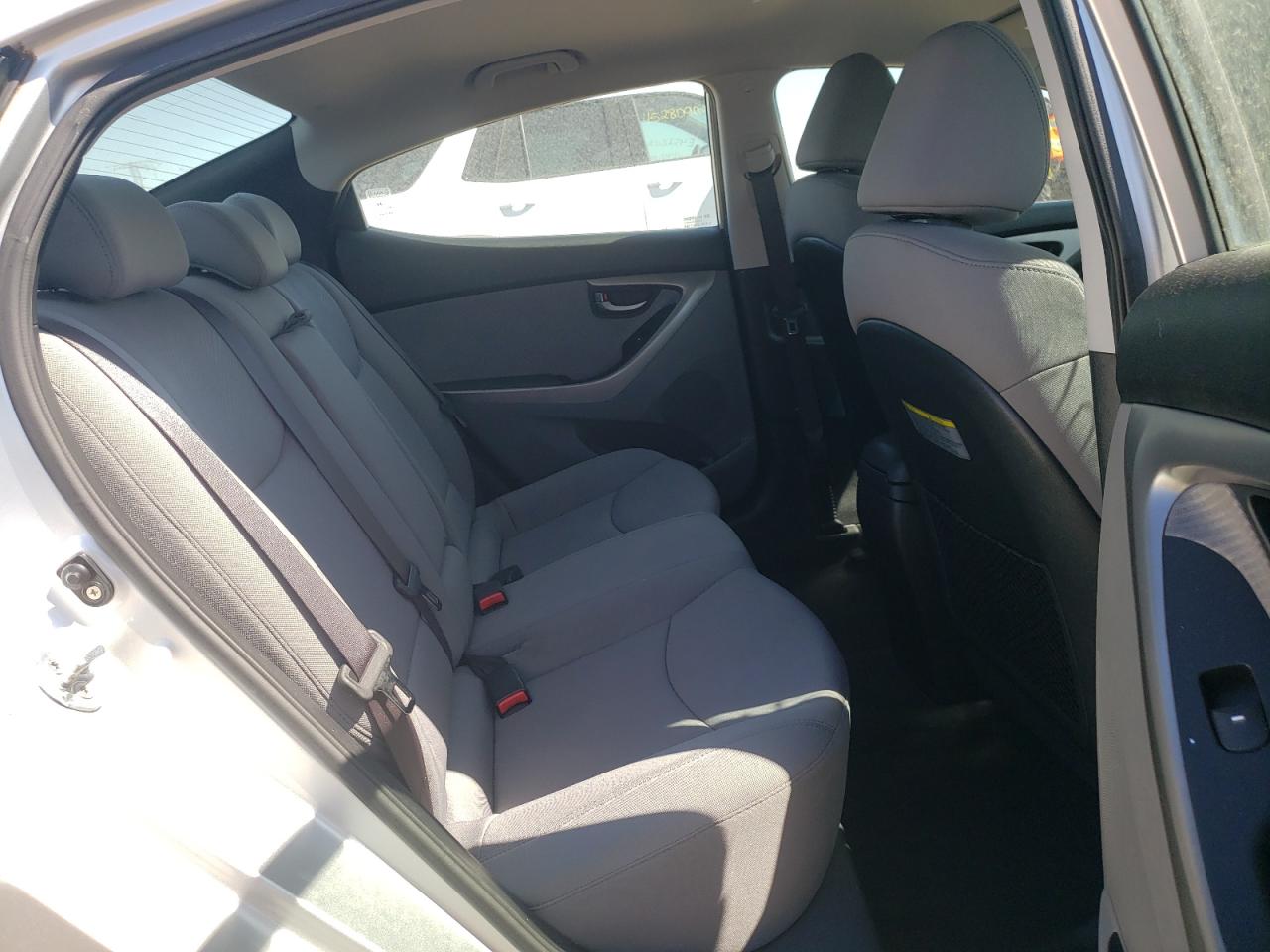 Photo 6 from auction – 2011 HYUNDAI ELANTRA GL with VIN KMHDH4AEXBU109939