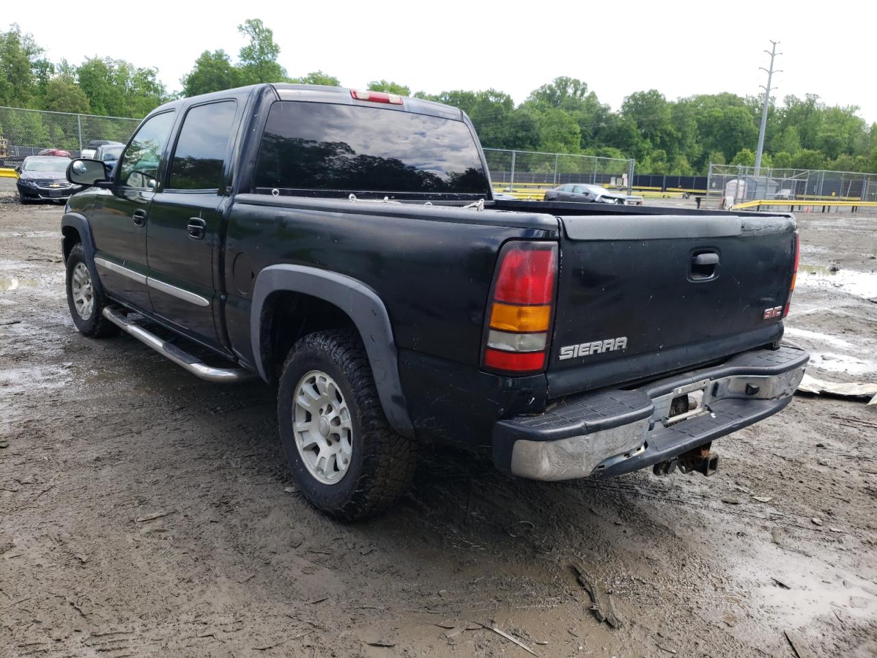 Photo 3 from auction – 2005 GMC NEW SIERRA with VIN 2GTEK13T551196234