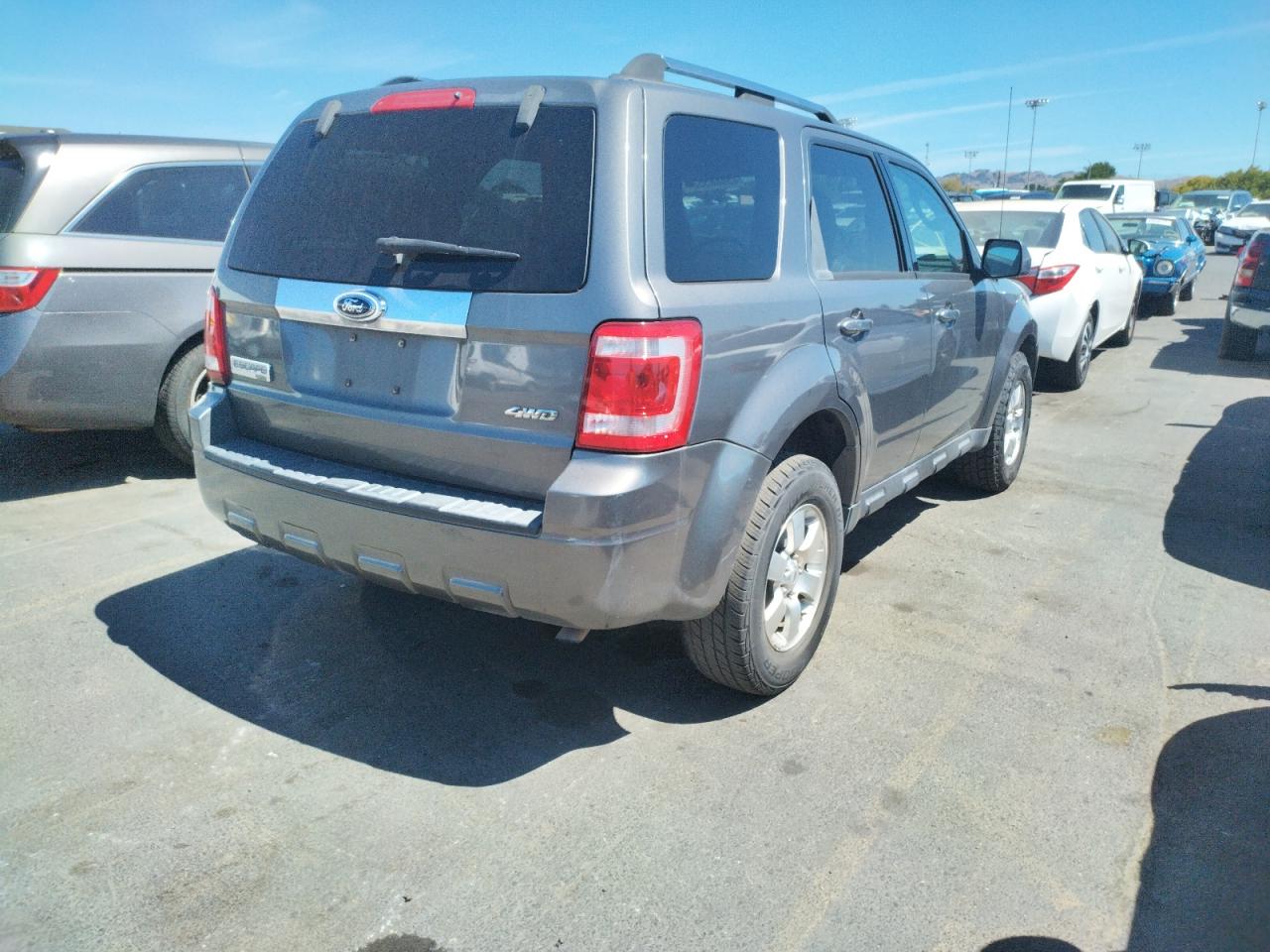 Photo 4 from auction – 2009 FORD ESCAPE with VIN 1FMCU94G09KA12823
