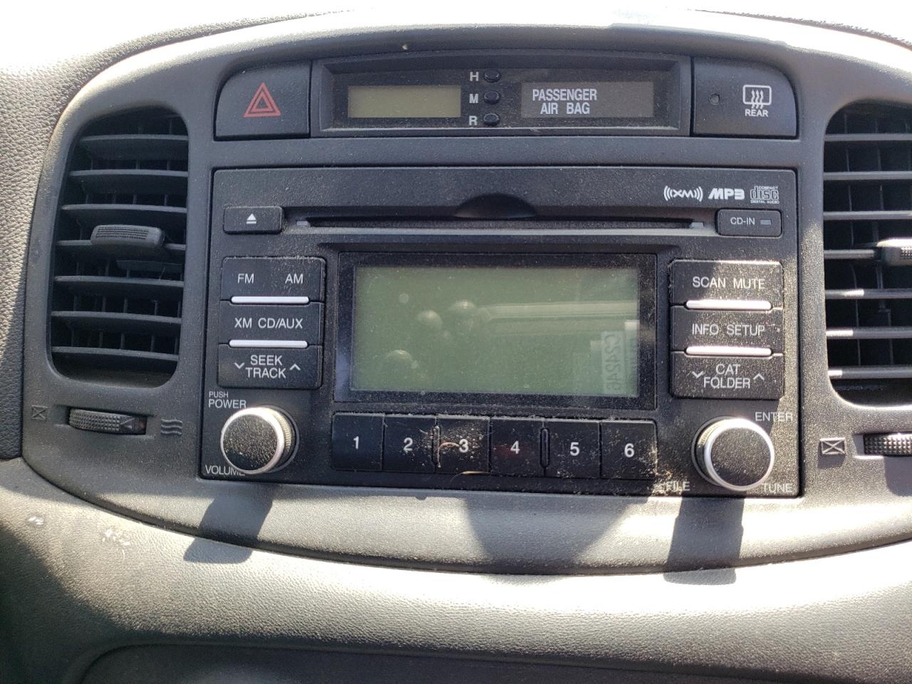 Photo 9 from auction – 2010 HYUNDAI ACCENT BLU with VIN KMHCM3AC1AU163015