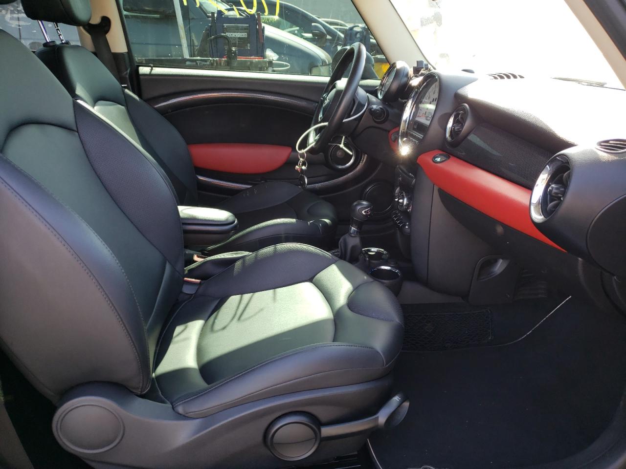 Photo 5 from auction – 2012 MINI COOPER S with VIN WMWSV3C51CT386396
