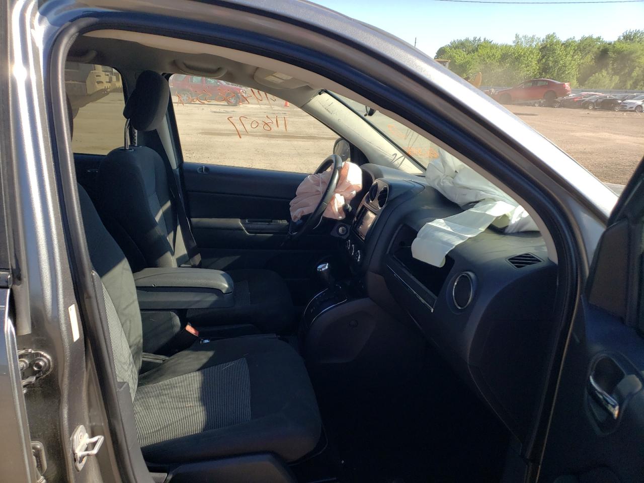 Photo 5 from auction – 2012 JEEP COMPASS LA with VIN 1C4NJDEB7CD572345