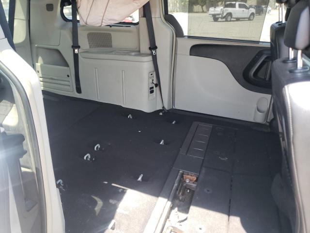 Photo 6 from auction – 2014 CHRYSLER TOWN & COU with VIN 2C4RC1CGXER196197