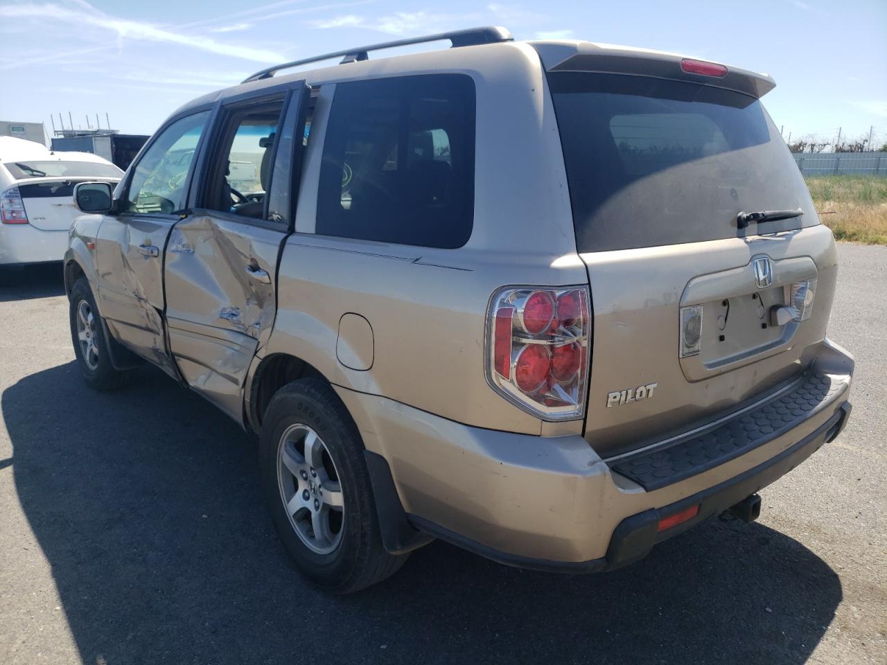 Photo 3 from auction – 2006 HONDA PILOT EX with VIN 5FNYF28746B008286
