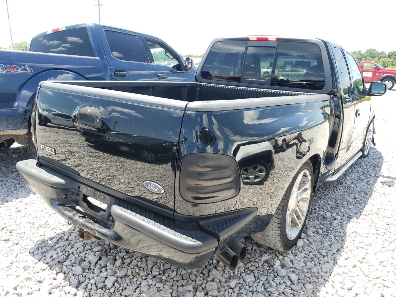 Photo 4 from auction – 2000 FORD F150 with VIN 2FTRX07L9YCA92846