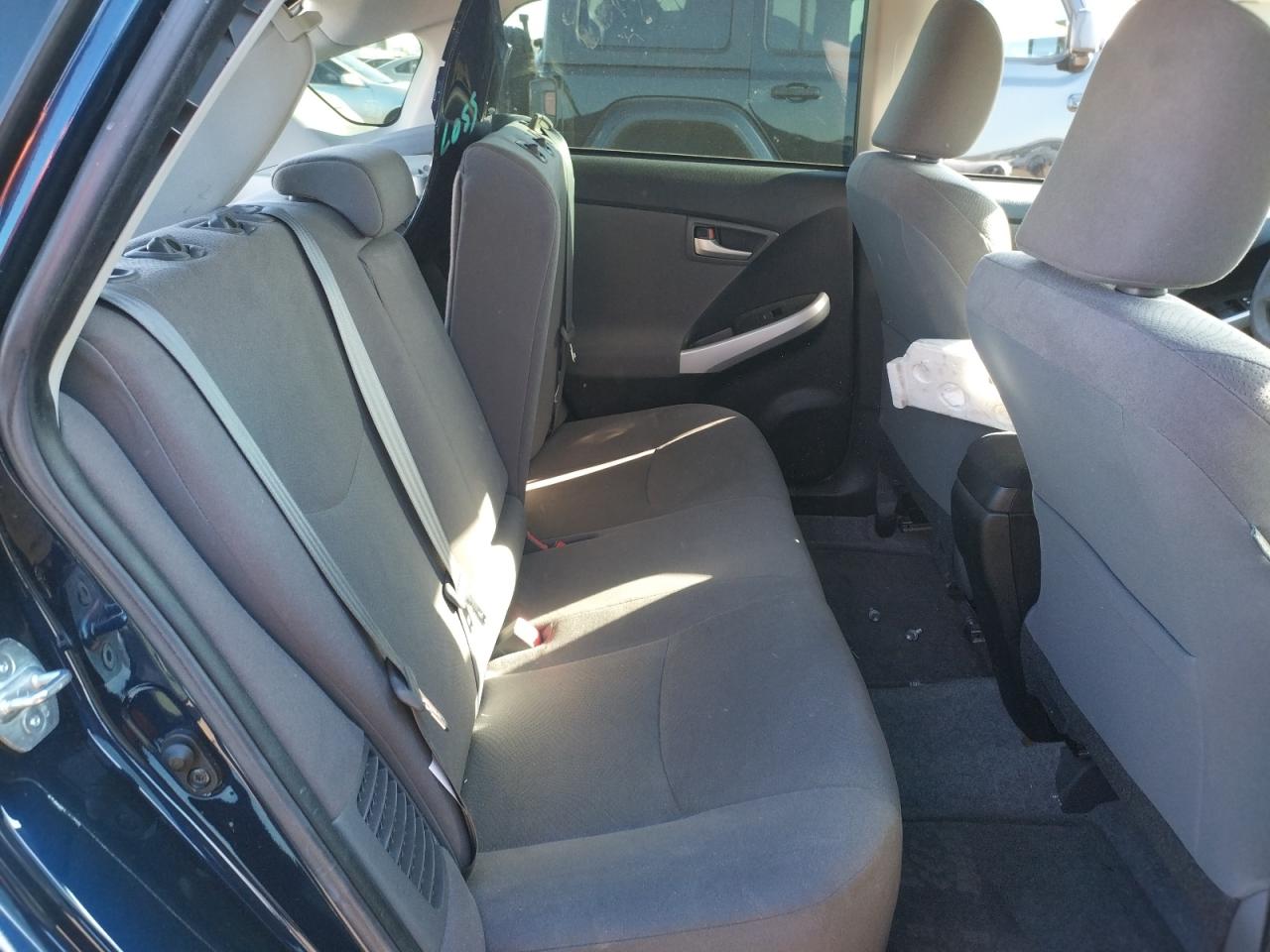 Photo 6 from auction – 2014 TOYOTA PRIUS with VIN JTDKN3DU0E0365732