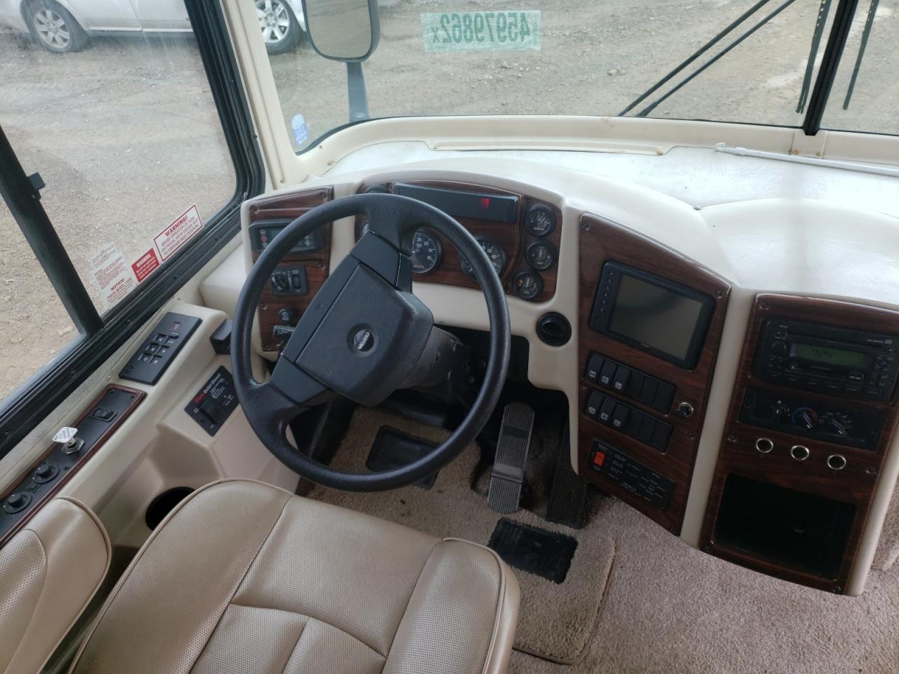 Photo 9 from auction – 2005 GULF STREAM CRESCENDO with VIN 4UZAAHDC04CN27427