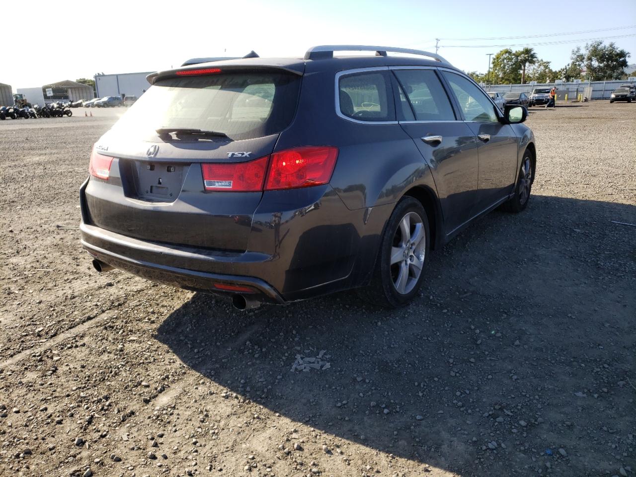 Photo 4 from auction – 2013 ACURA TSX TECH with VIN JH4CW2H69DC000503