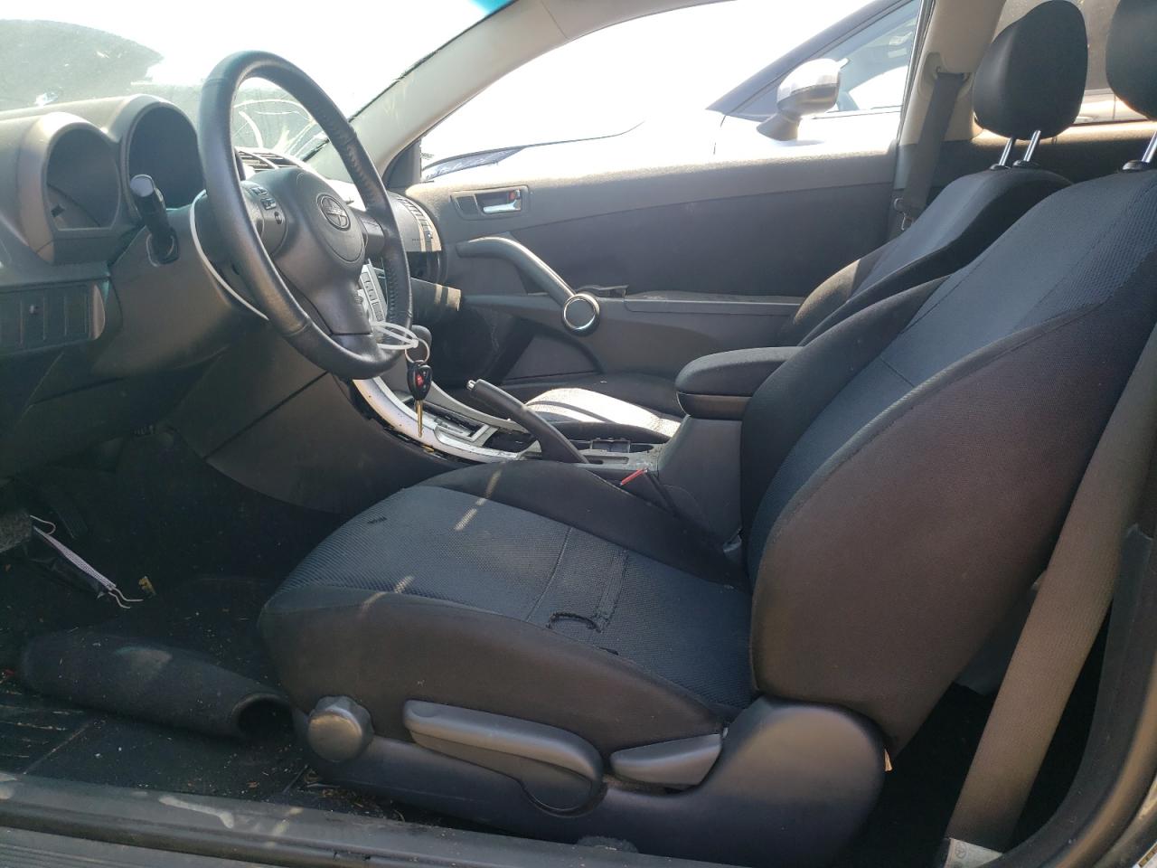 Photo 5 from auction – 2006 TOYOTA SCION TC with VIN JTKDE177960065832