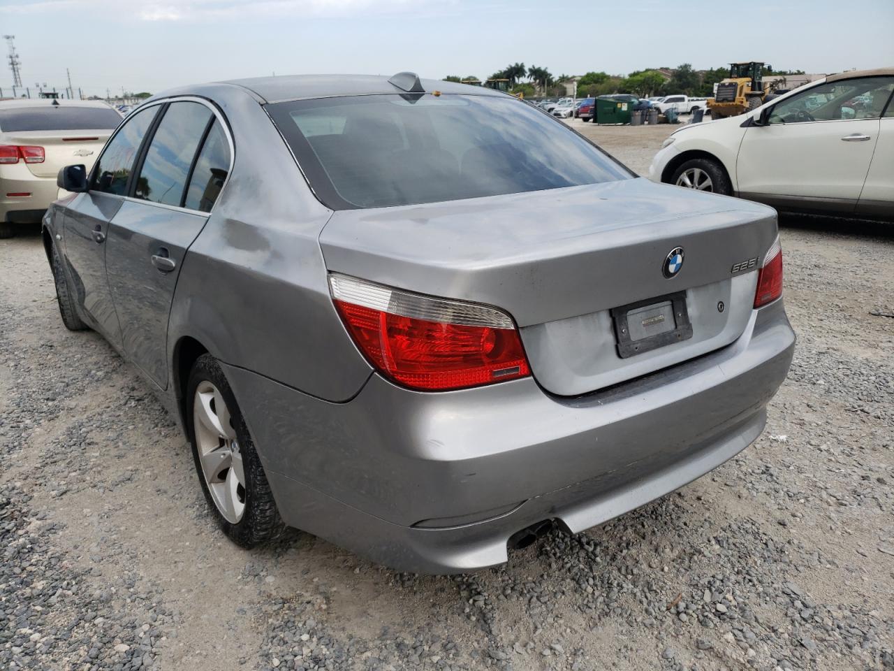 Photo 3 from auction – 2007 BMW 525 I with VIN WBANE53577CY06452
