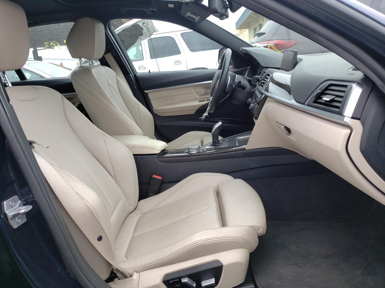 Photo 5 from auction – 2016 BMW 328 I SULE with VIN WBA8E9G51GNT46823