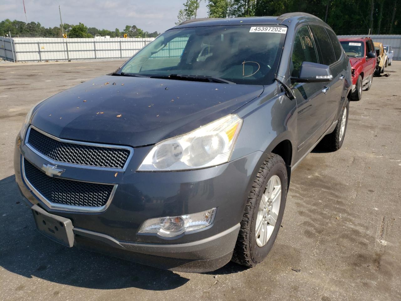 Photo 2 from auction – 2011 CHEVROLET TRAVERSE L with VIN 1GNKRJED5BJ221131