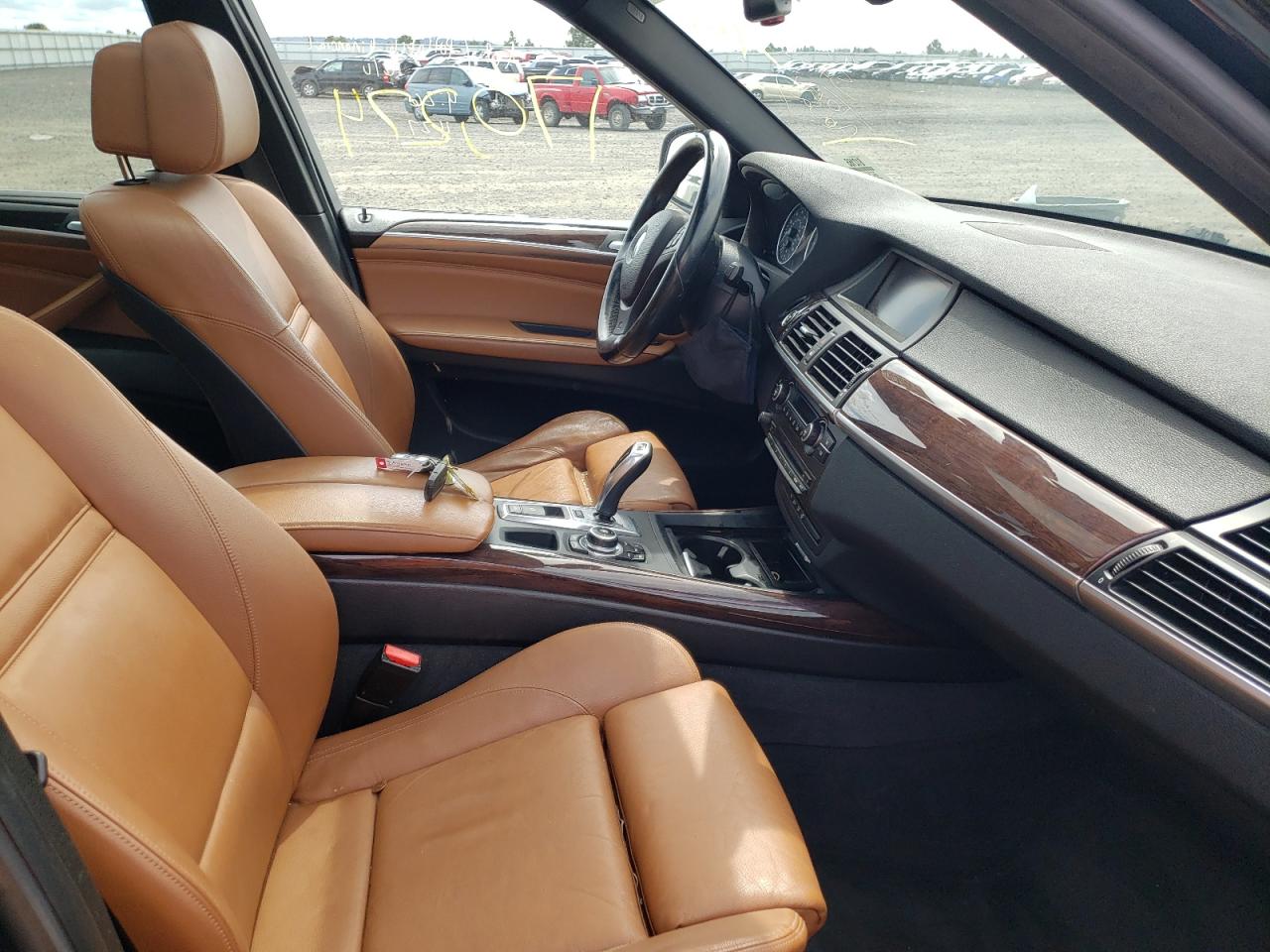 Photo 5 from auction – 2010 BMW X5 XDRIVE4 with VIN 5UXFE8C51AL310951