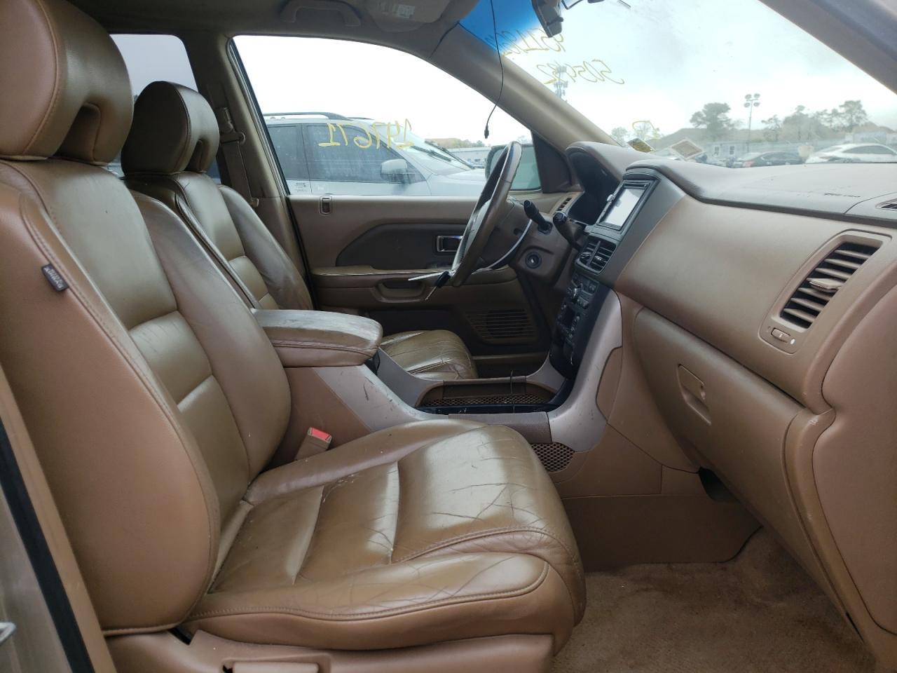 Photo 19 from auction – 2006 HONDA PILOT EX with VIN 2HKYF18566H505432