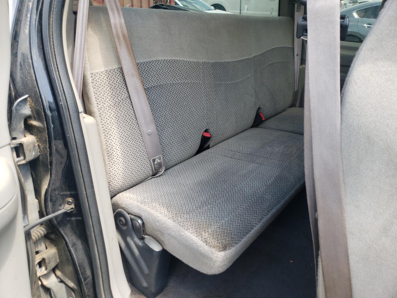 Photo 6 from auction – 2000 FORD F150 with VIN 1FTRX17W2YNC00878