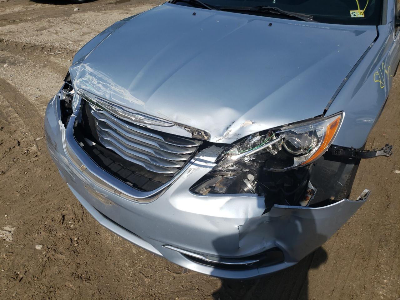 Photo 9 from auction – 2014 CHRYSLER 200 LIMITE with VIN 1C3CCBCG1EN156216