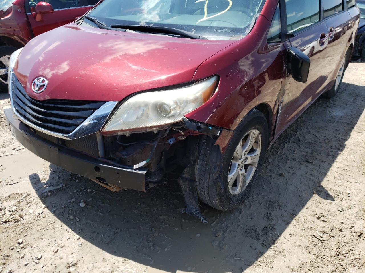 Photo 9 from auction – 2012 TOYOTA SIENNA LE with VIN 5TDKK3DC4CS224155