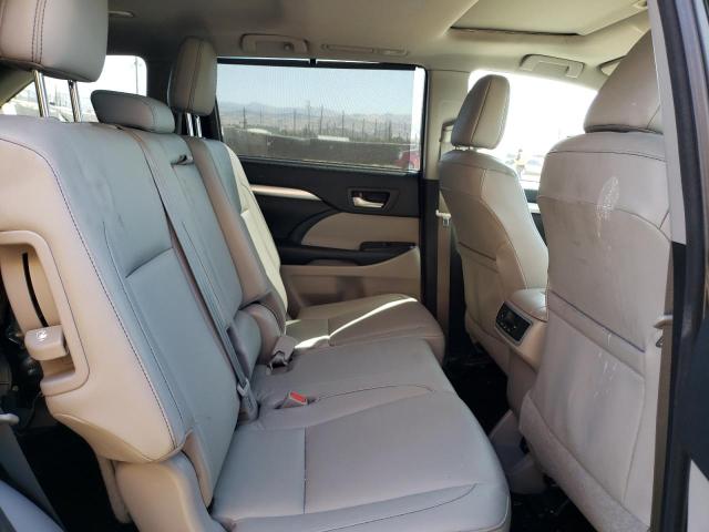 Photo 6 from auction – 2017 TOYOTA HIGHLANDER with VIN 5TDJGRFH4HS035036