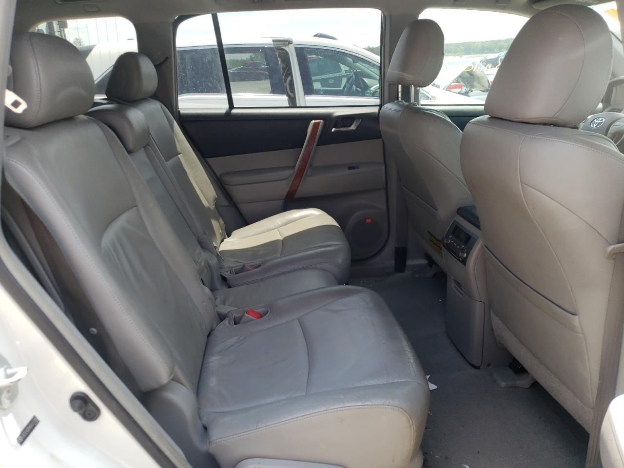 Photo 6 from auction – 2008 TOYOTA HIGHLANDER with VIN JTEDS42AX82012306