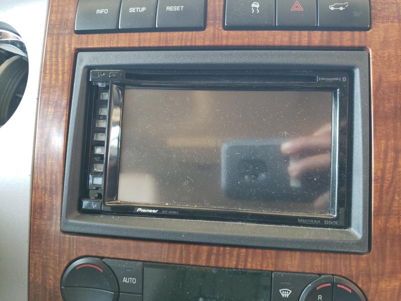 Photo 9 from auction – 2007 FORD EXPEDITION with VIN 1FMFU185X7LA76415