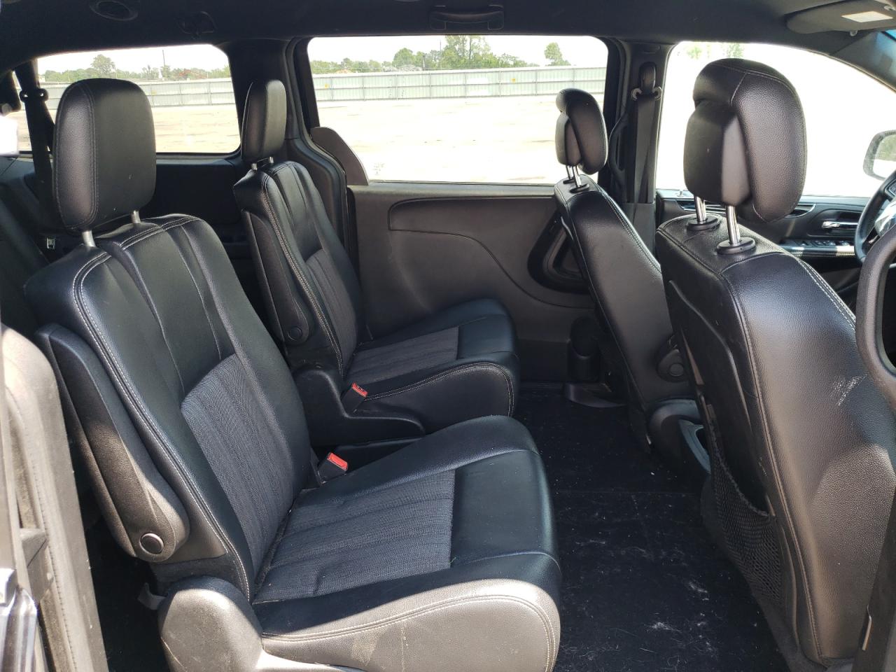 Photo 6 from auction – 2014 CHRYSLER TOWN & COU with VIN 2C4RC1HG2ER191715