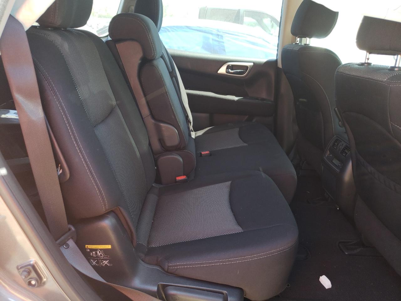Photo 6 from auction – 2017 NISSAN PATHFINDER with VIN 5N1DR2MM9HC610095