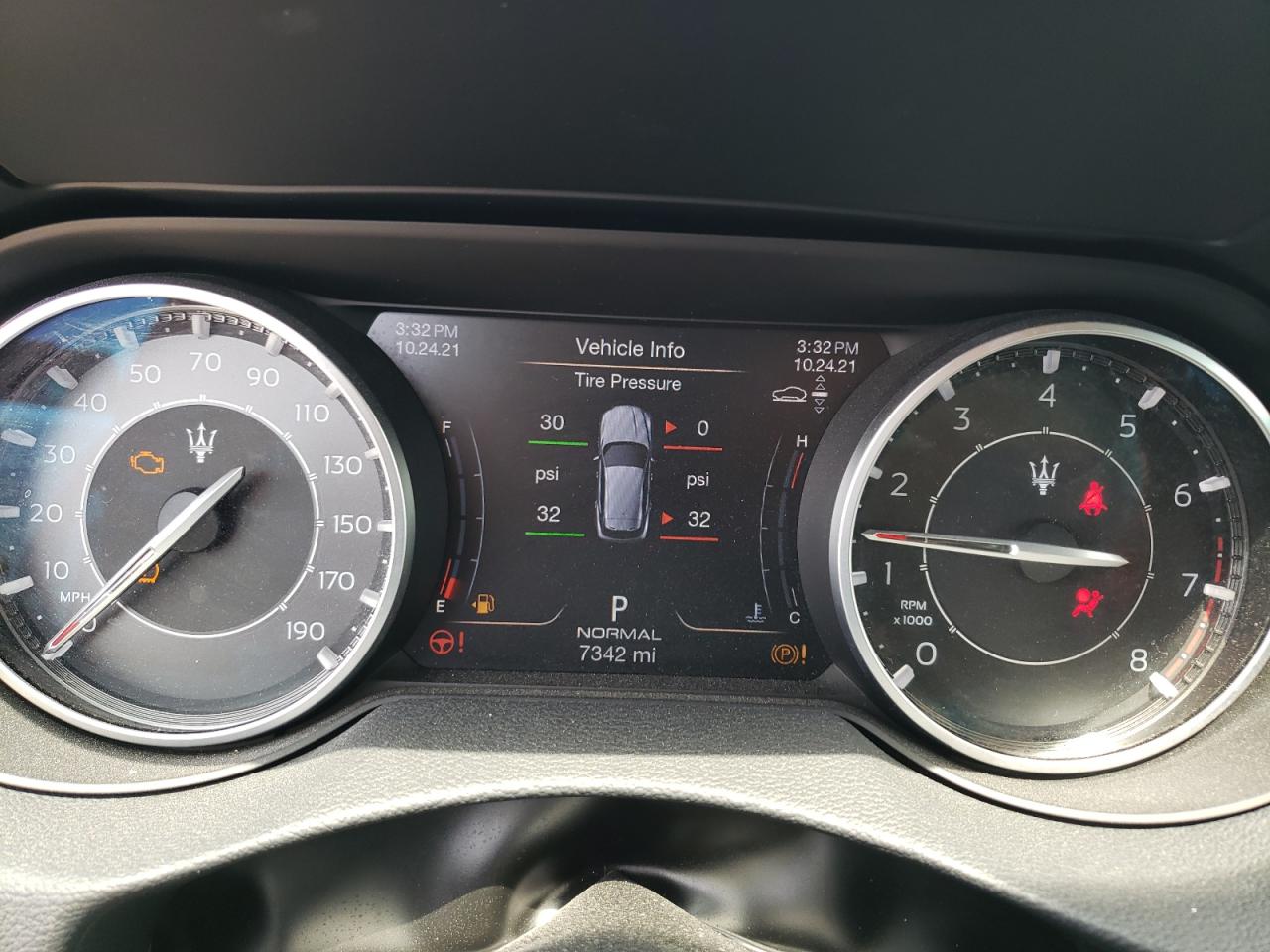 Photo 8 from auction – 2021 MASERATI LEVANTE with VIN ZN661XUAXMX357801
