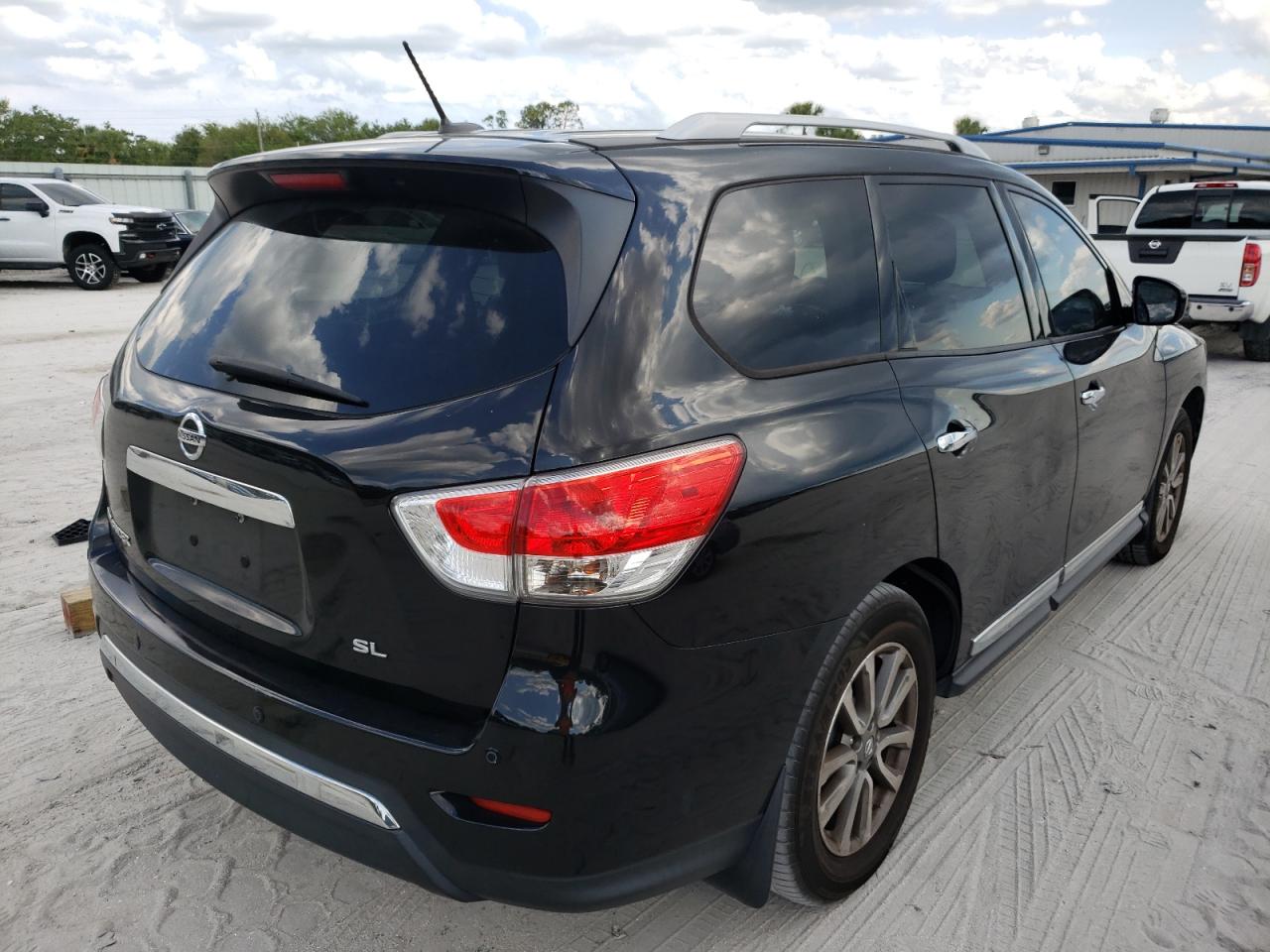 Photo 4 from auction – 2015 NISSAN PATHFINDER with VIN 5N1AR2MNXFC708657