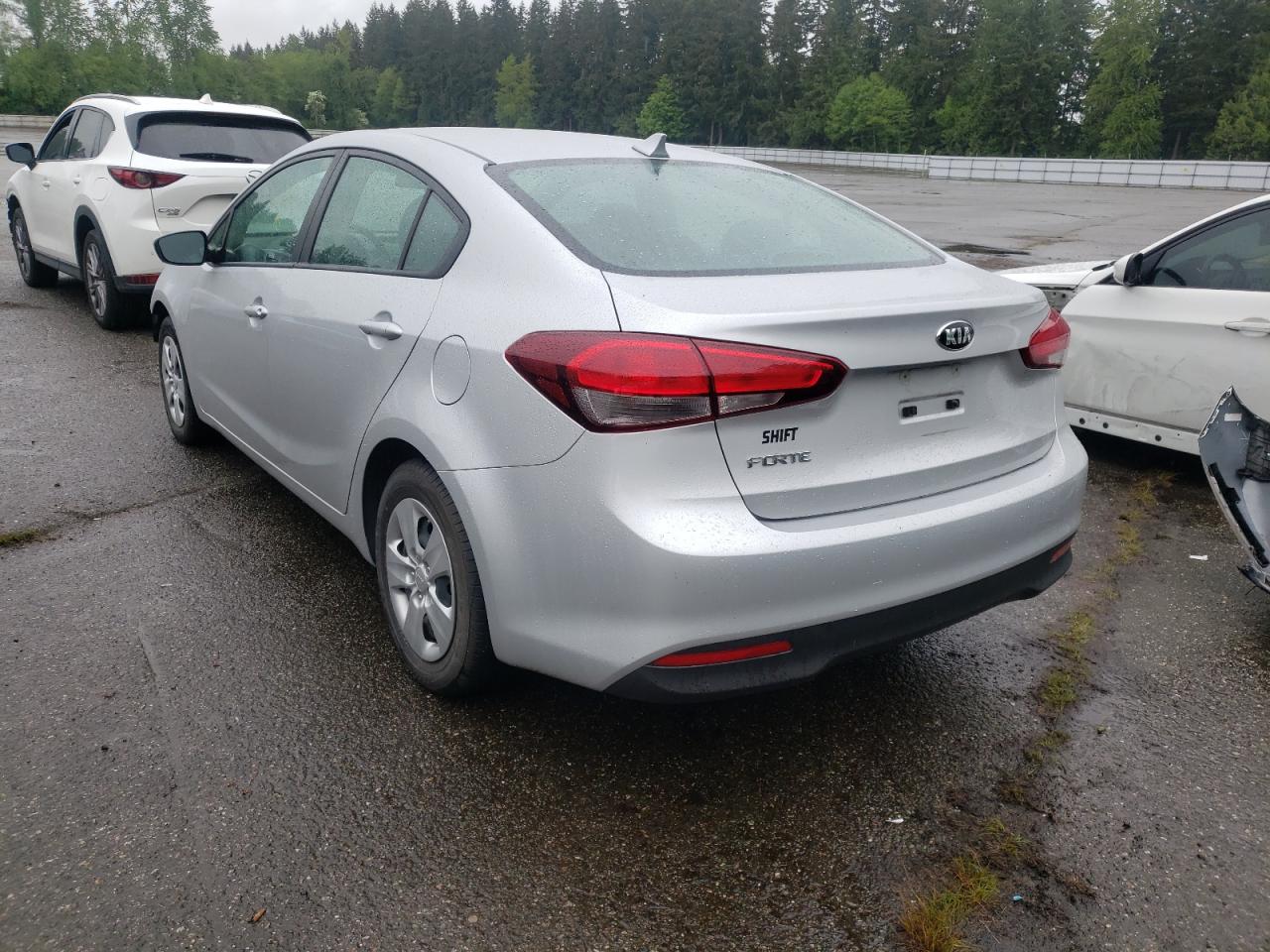 Photo 3 from auction – 2017 KIA FORTE LX with VIN 3KPFK4A70HE092687