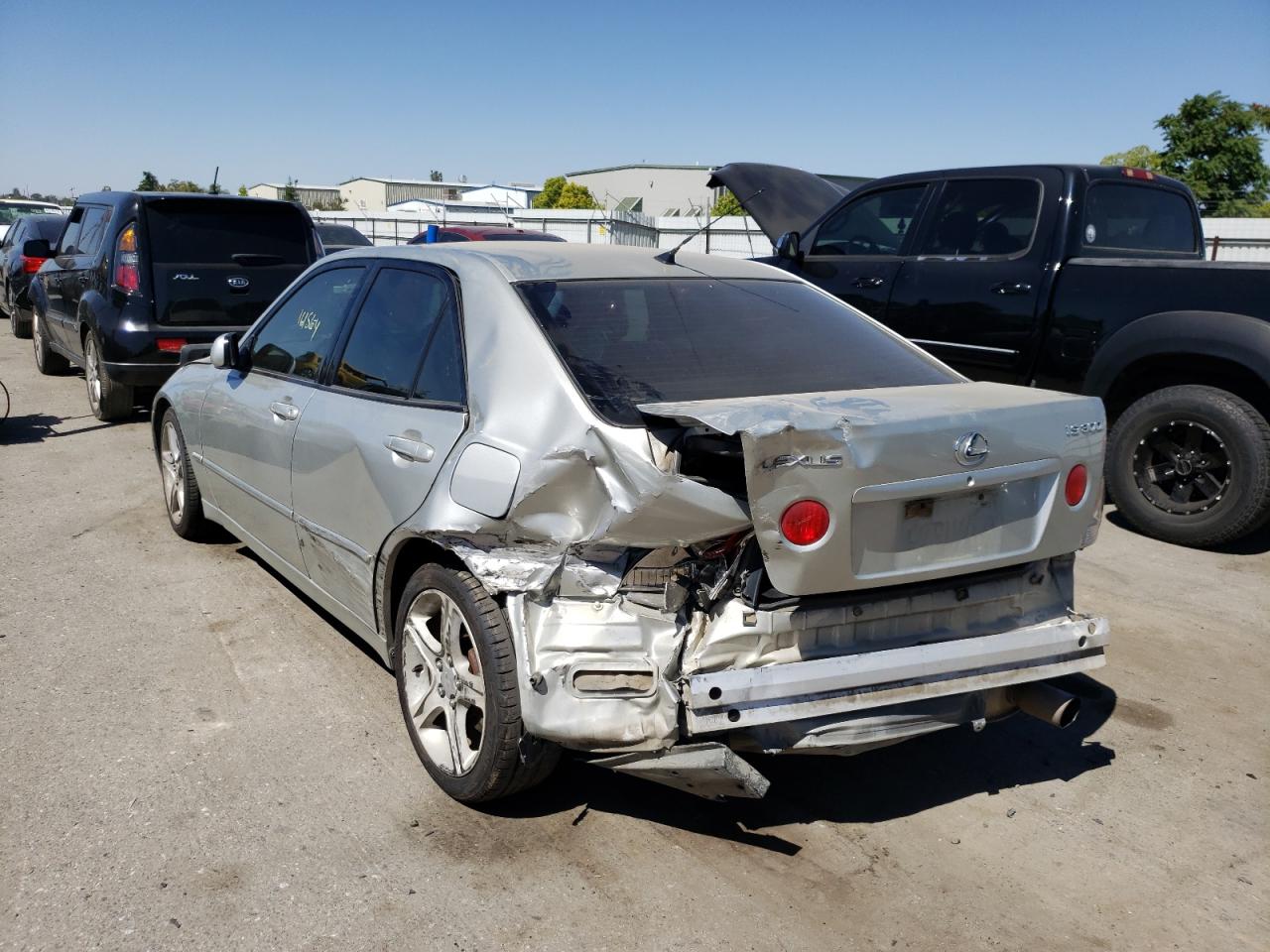 Photo 3 from auction – 2002 LEXUS IS 300 with VIN JTHBD192420062624