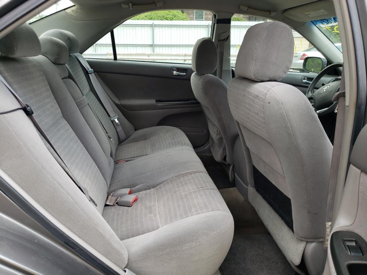 Photo 6 from auction – 2005 TOYOTA CAMRY LE with VIN 4T1BE32K85U522557