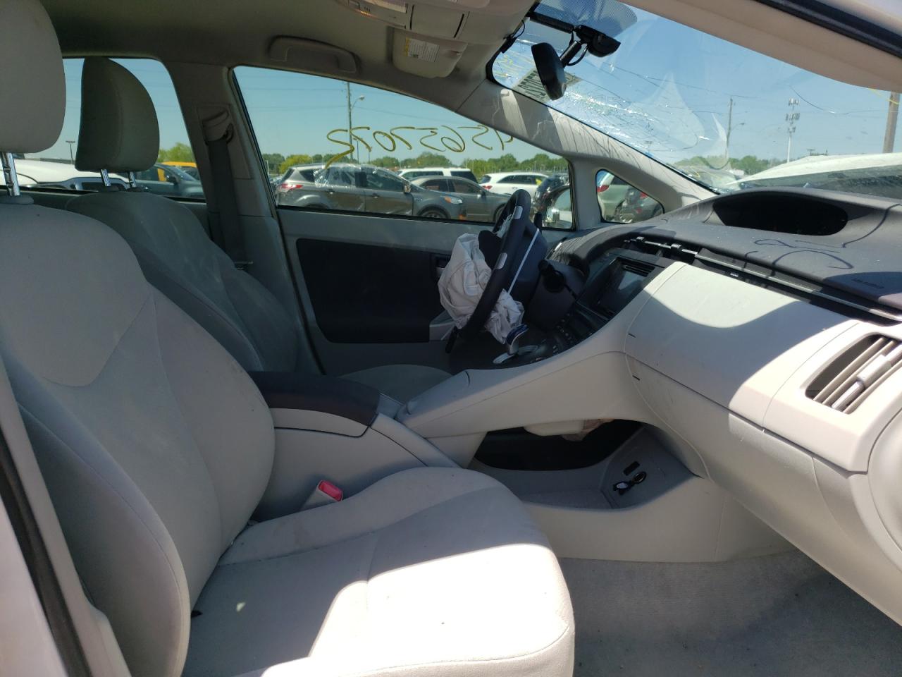 Photo 5 from auction – 2011 TOYOTA PRIUS with VIN JTDKN3DU2B1433227
